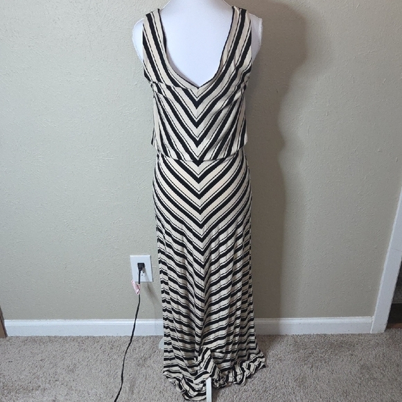 Calvin Klein Size 4 Black and Cream Chevron Maxi Dress - Picture 4 of 7